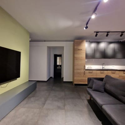 Alquiler de un espacioso apartamento de 3 habitaciones, 80 m², vista al lago, Campus, Constanța, Rumanía